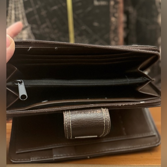 BUXTON Brown Large Leather Wallet GUC - Picture 7 of 8